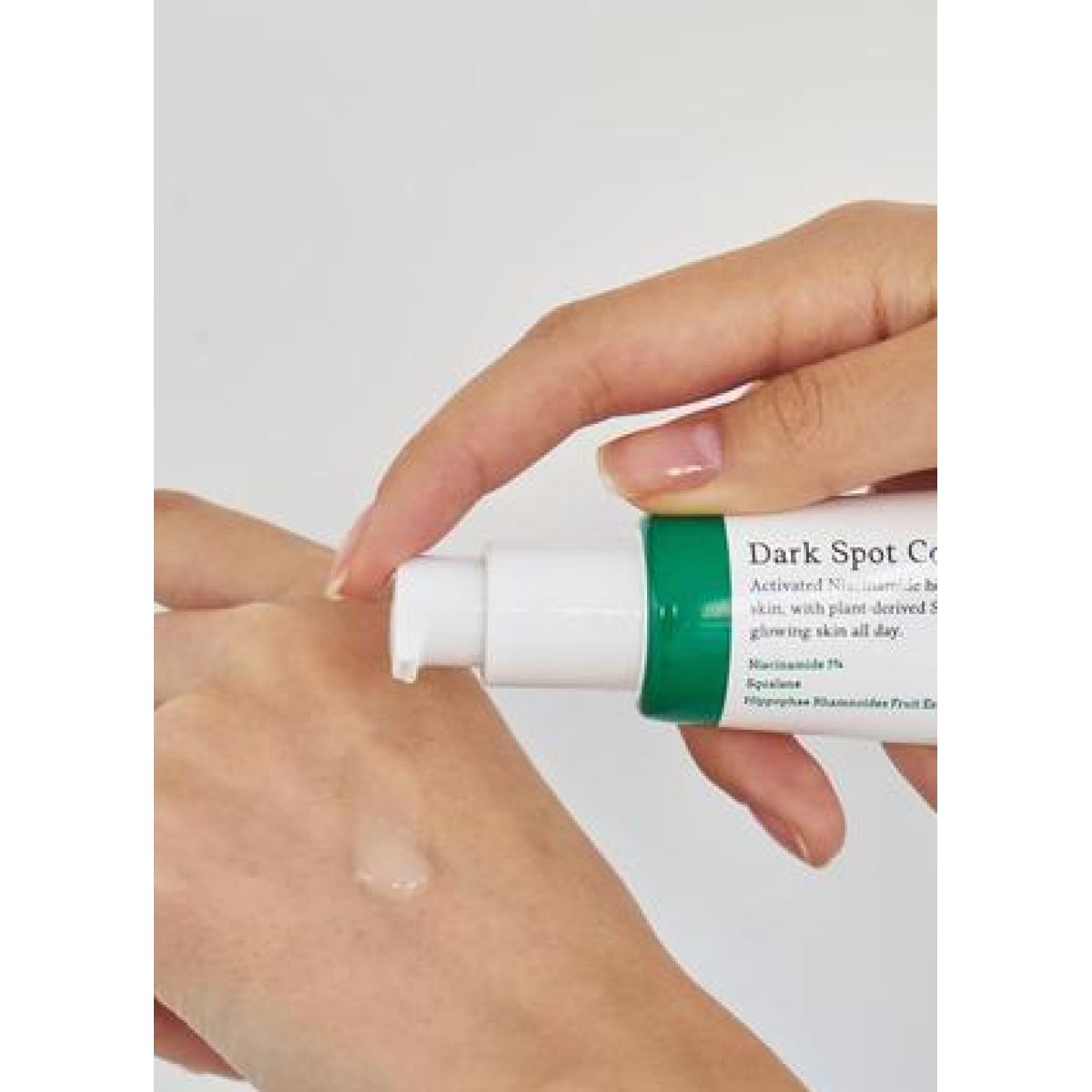 Освітлювальна сироватка для обличчя Dark spot correcting glow serum