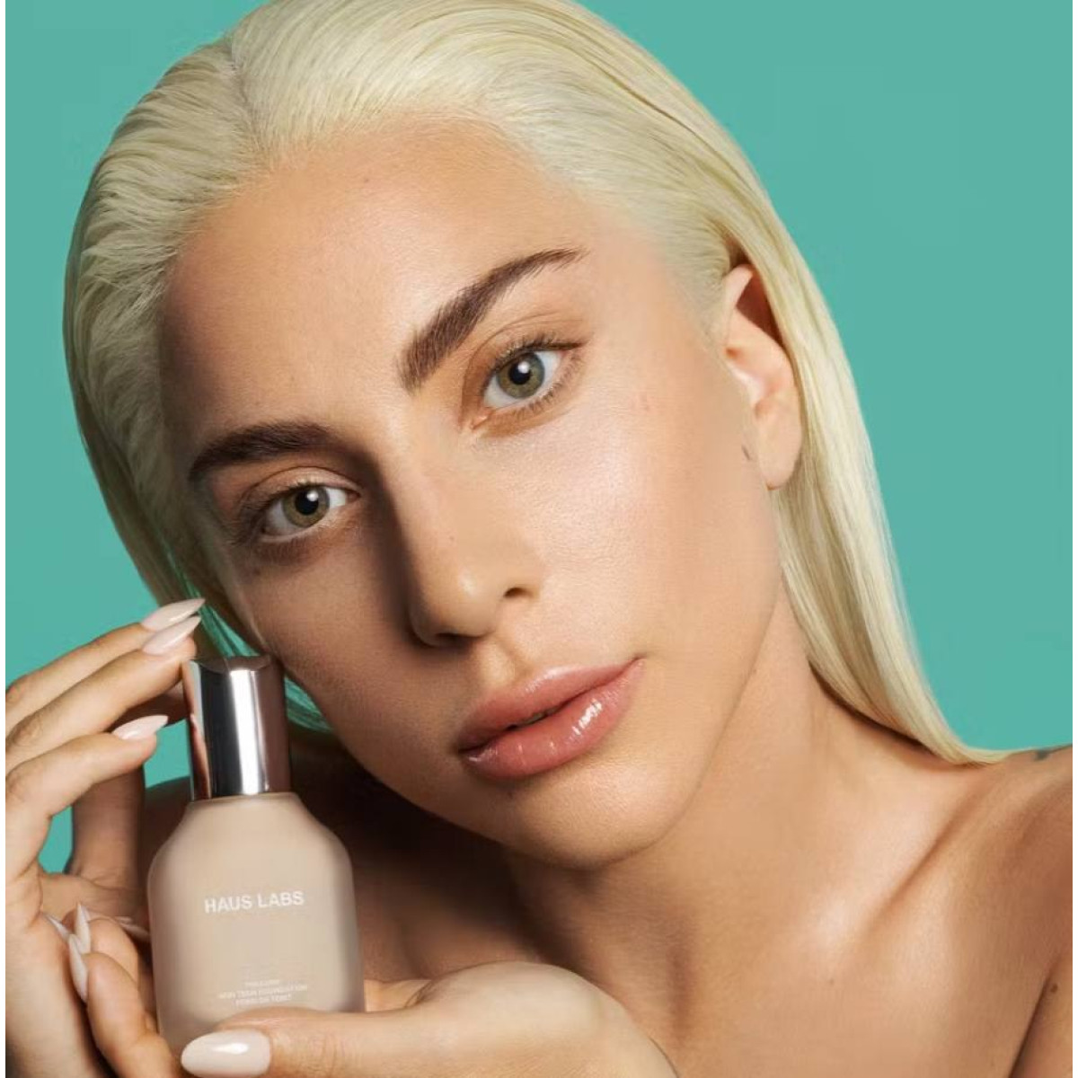 Тональний крем для обличчя Triclone skin tech medium coverage foundation Light neutral 100