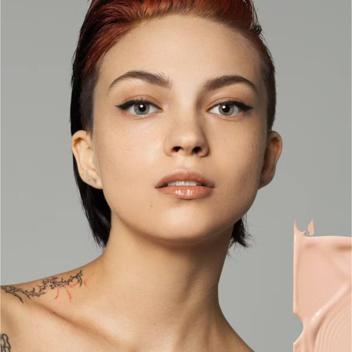Тональний крем для обличчя Triclone skin tech medium coverage foundation Light neutral 110