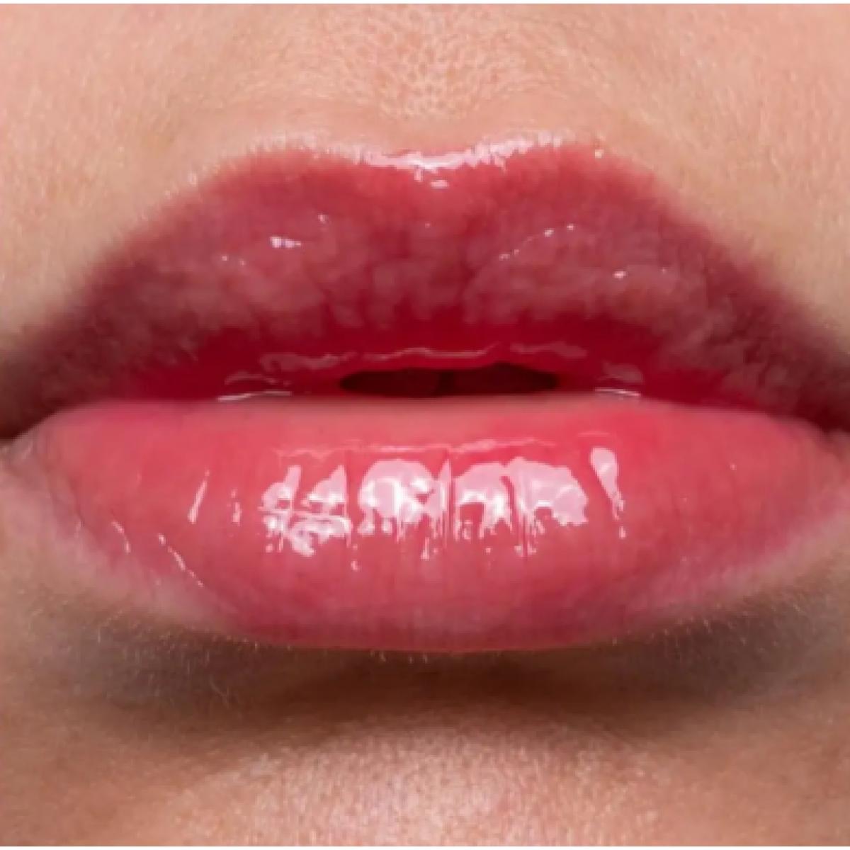 Бальзам для губ з відтінком Moisturizing tinted lip balm spf50 Cherry