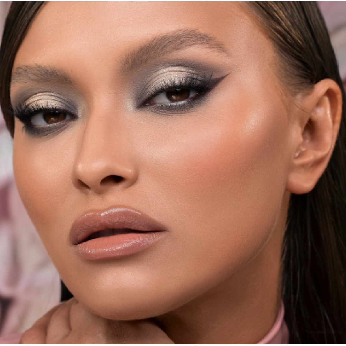 УЦІНКА Палітра тіней у міні форматі Mini eyeshadow palette Retro