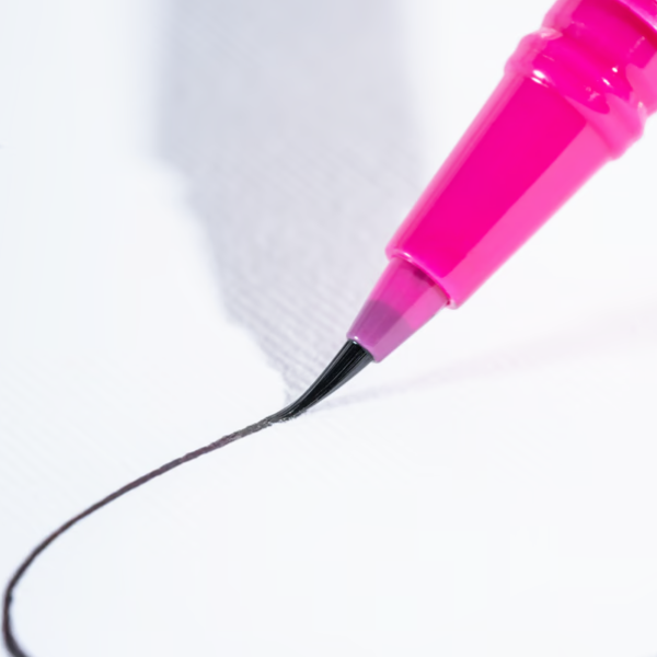 Чорна підводна для очей Eyeliner Black