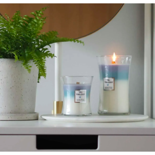 Ароматична свічка з ароматом Medium trilogy candle Calming retreat