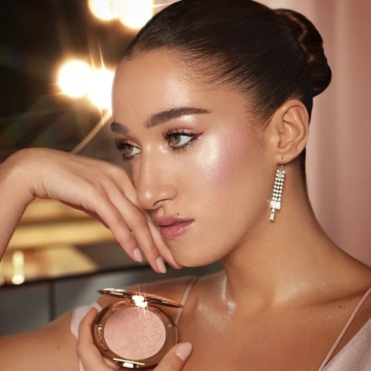 Хайлайтер для обличчя Highlighter hollywood glow glide face architect pillow talk glow