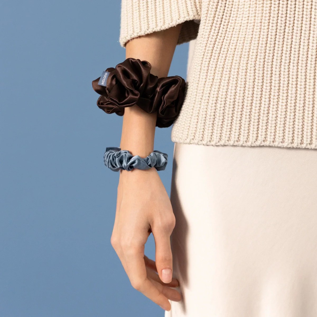 Шовкова резинка великого розміру Silk scrunchie large Brown