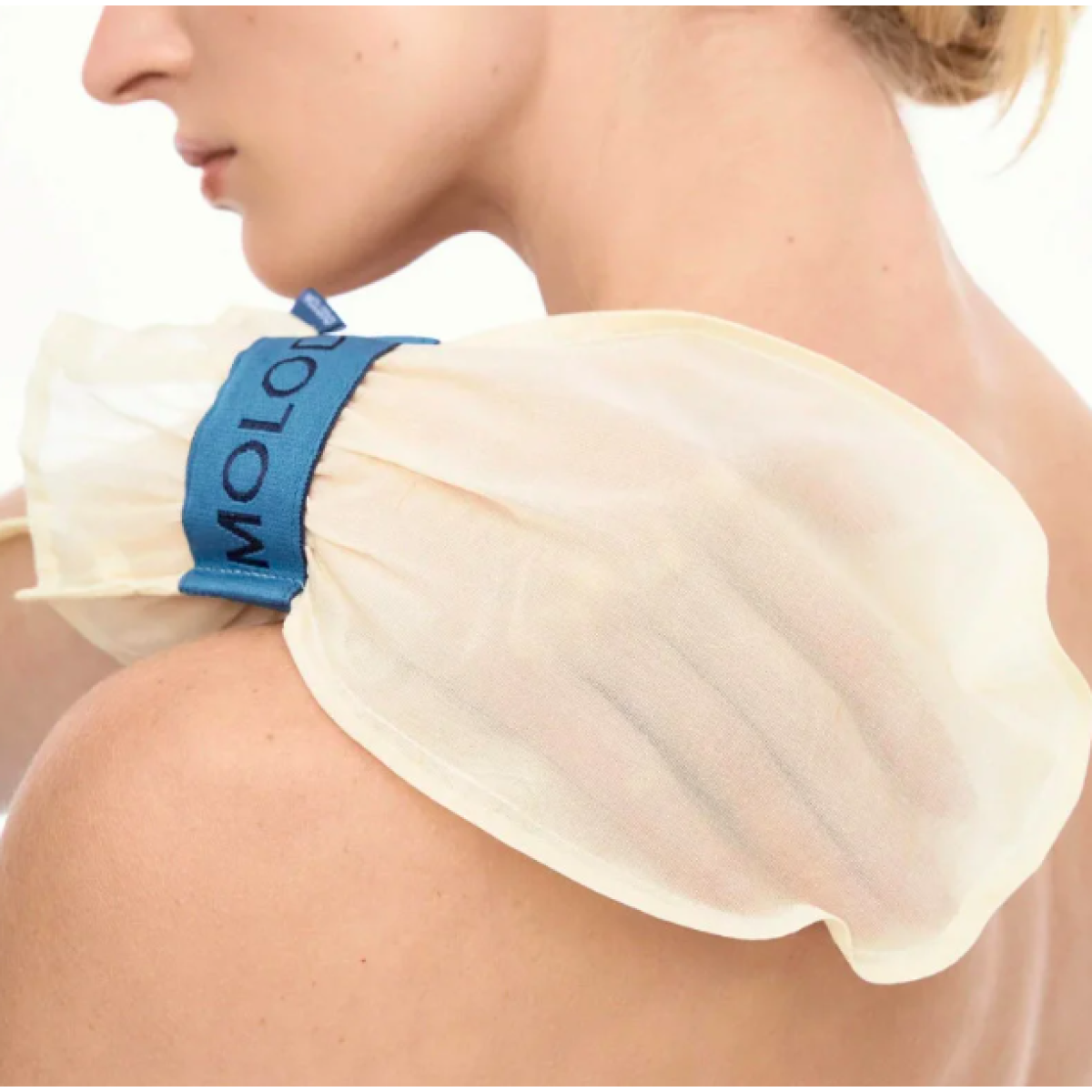 Шовкова рукавичка для душу Silk shower mitt