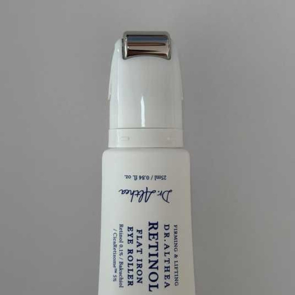 Сироватка для зони навколо очей з ролером-аплікатором та ретинолом Retinol flat iron eye roller