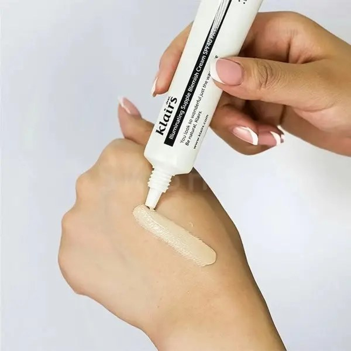 Багатофункціональний ВВ-крем у міні форматі Illuminating supple blemish cream spf 40++